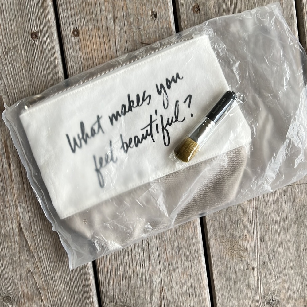 Bare Minerals Mini full flawless application brush and branded makeup bag